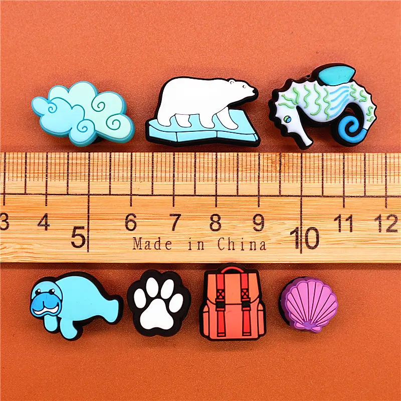 Cute Animals Shoe Charms Accessories Seahorse Polar Bear Footprint Shell Shoe Buckle Decorations fit Kids X-mas Party Gifts U277