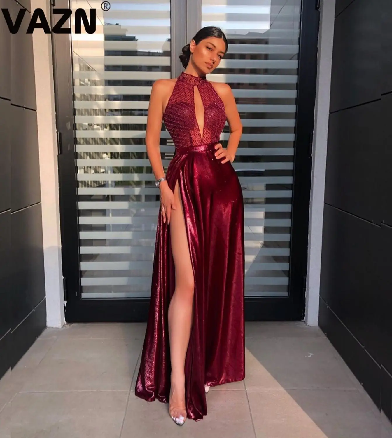 Женское Открытое платье макси VAZN красное пикантное Клубное с лямкой на шее и