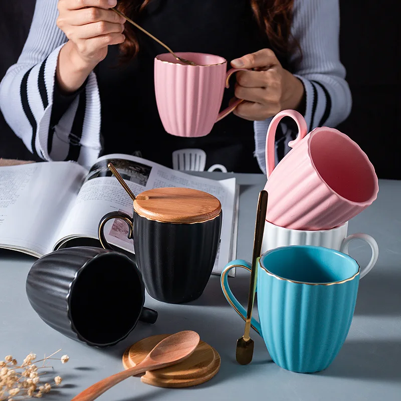 Рельефная кружка в скандинавском стиле с лепестками хризантемы для кафе кофейни