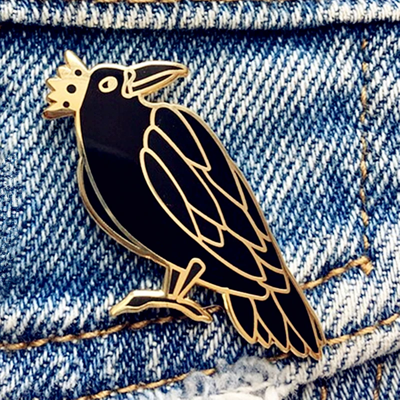 Винтажная эмалированная брошь в виде ворона птицы с короной | Украшения и