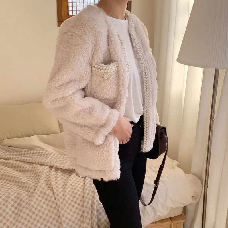 

new Winter Chic Korean female fur one imitation lambs wool coat winter fashion with thick cotton-padded jacket