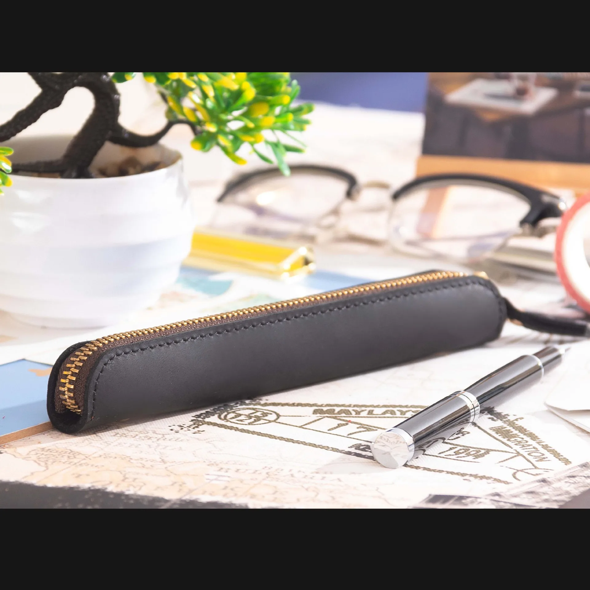 FM Black Genuine Leather Zipper Pen Bag Mini Small Pencil Case Apple Electronic Writing Pen Protective Sheath Creative Vintage Style - Цвет: FM Black