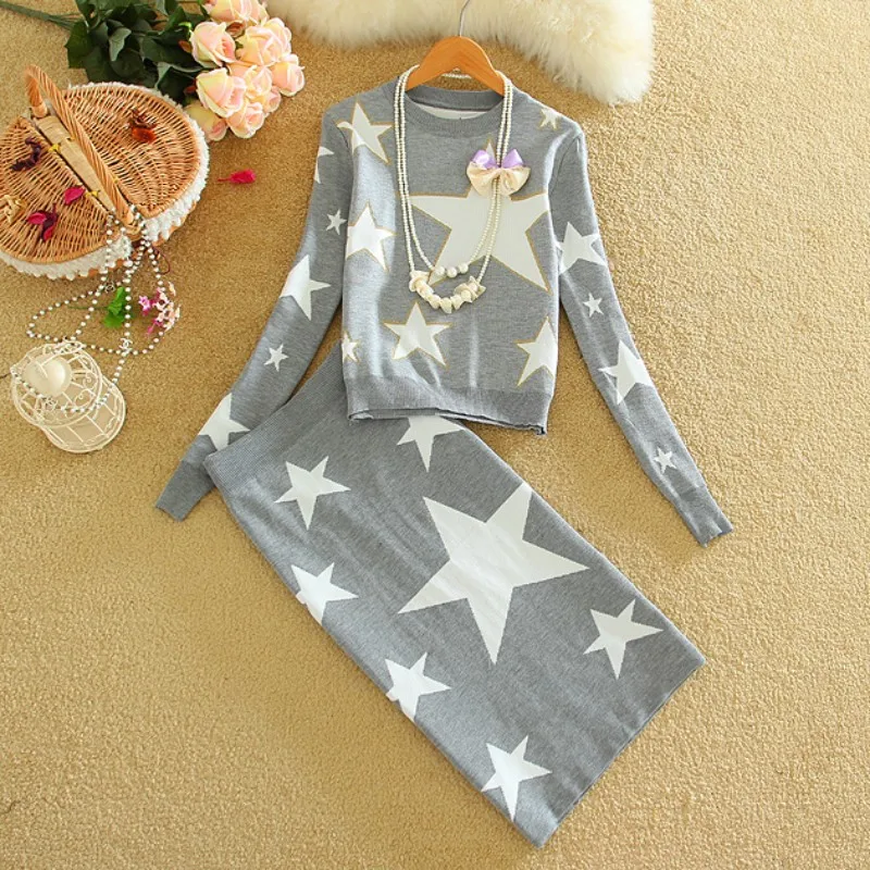 Женский костюм из двух предметов трикотажный свитер с коротким топом и юбка