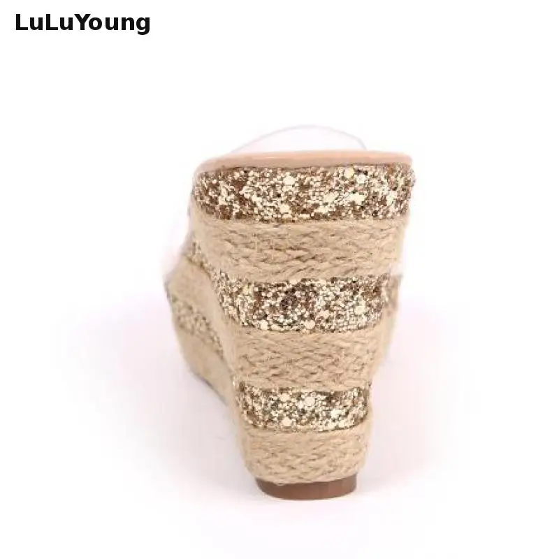 Сандалии женские на платформе и высоком каблуке прозрачные шлепанцы с блестками