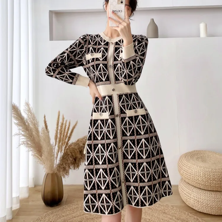 

French Spring Long Sleeve Knitted Dresses Women Fashion Vintage Runway Plaid Single-Breasted Sweater Mini Dress Robe Femme