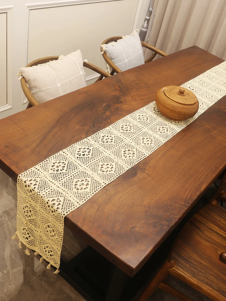 Бежевая кружевная настольная дорожка с кисточками хлопковый Свадебный декор