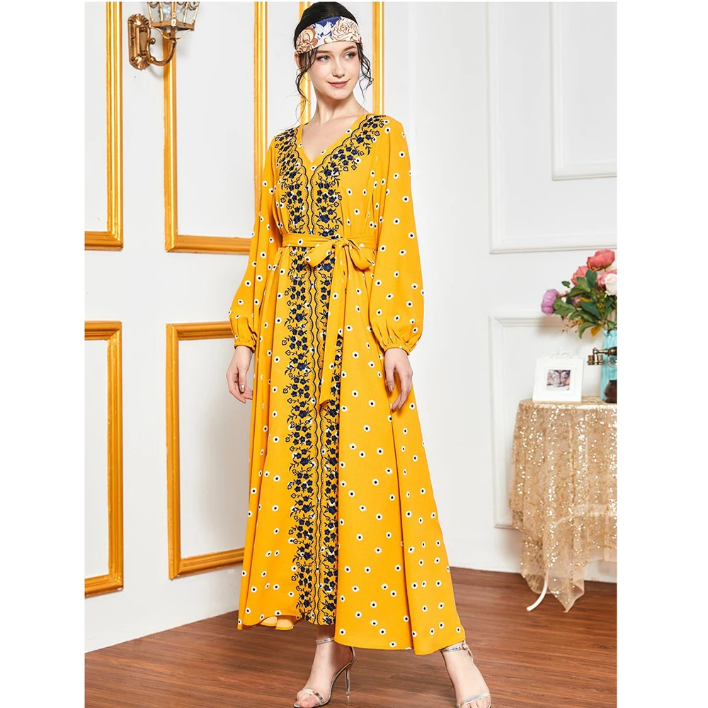 

Plus Size Muslim Ethnic Long Dress Women Flower Printed Embroidery Maxi Robe Abaya Ramadan Kaftan Islamic Vintage Gown V-neck