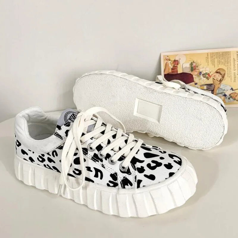 

2021New Stylish Spring Women Shoes Leopard canvas shoes Comfortable Low Top lace up Girl Sneakers Fashion Casual Vulcanize shoes