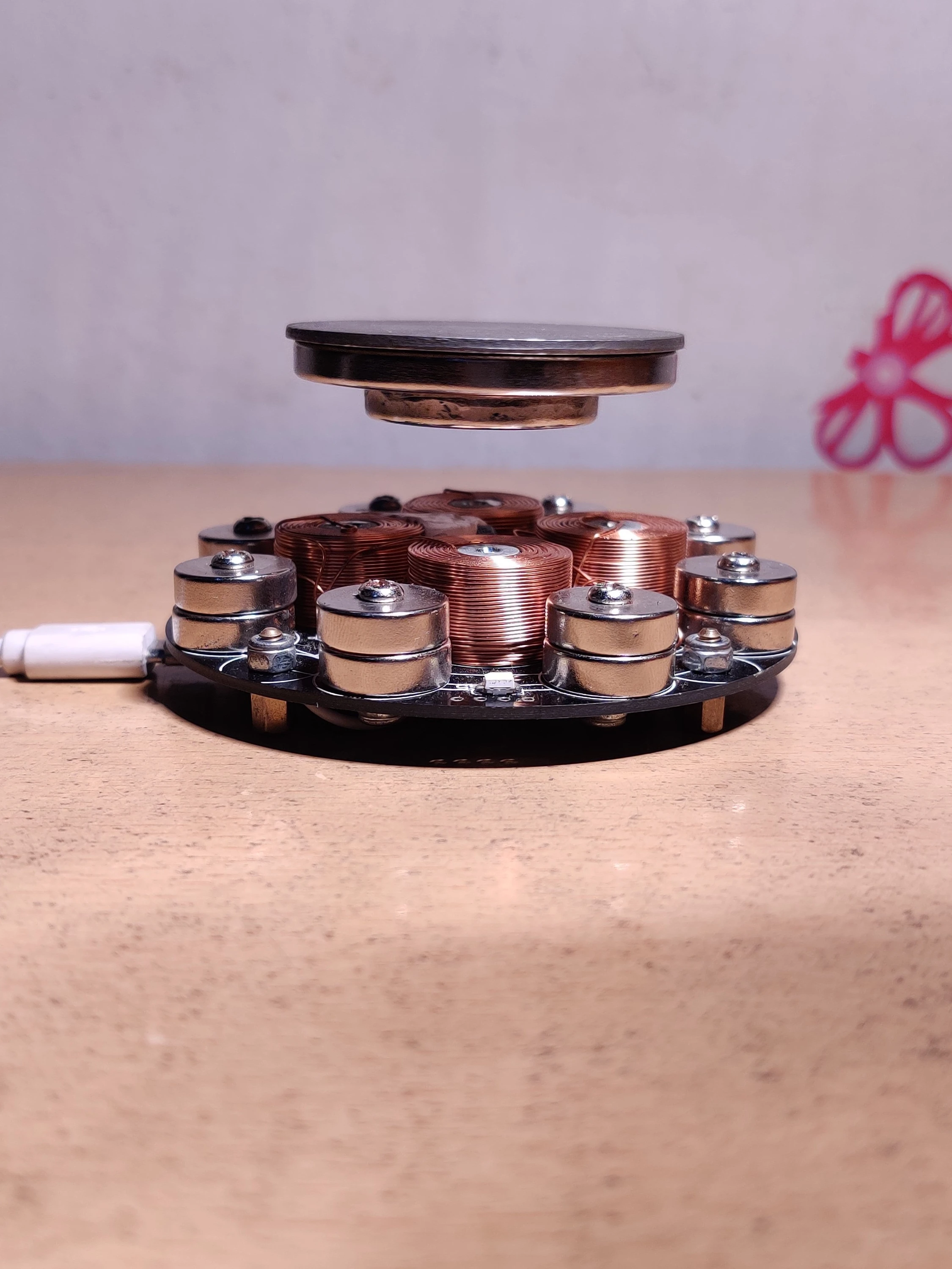 Цифровой ветротурбина была разработана 5V питания тяжелая нагрузка магнитной