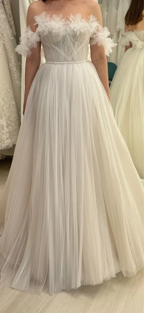 

Платье свадебное с открытыми плечами, ТРАПЕЦИЕВИДНОЕ, со шлейфом