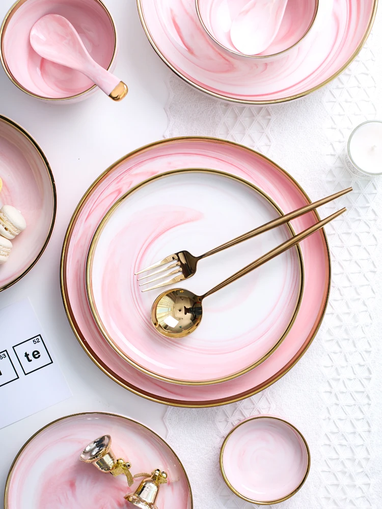 Розовая посуда с золотистыми краями Геометрическая из Пномпеня керамическая