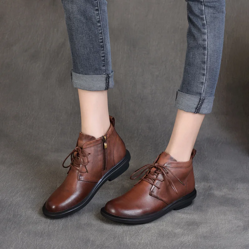 

New Women Boots Breathable Large Ladies Shoes New Flat Luxury Platform Shoes Breathable Casual Footwear
