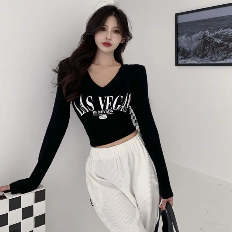 

V-neck Sexy Sports Shirt Women Letter Printing Slim Short Cropped Bottoming Shirt Chic Hot All-match Tight T-shirt