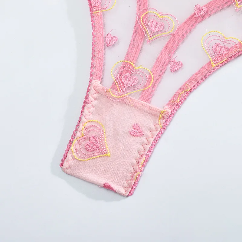 Женское кружевное нижнее белье с вышивкой и розовым сердцем соблазнительное