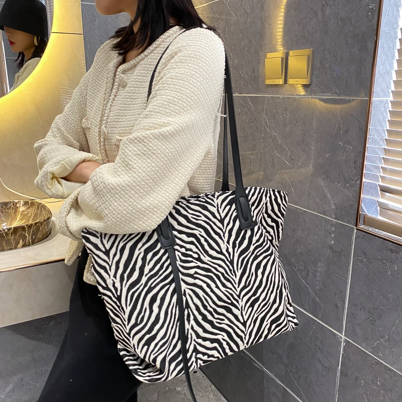 

Women Bags 2021 New Fashion Shoulder Bag Ladys Zebra Big Canvas Bags Fashion Vintage Bigs Handbags Woman Zebra Canvas