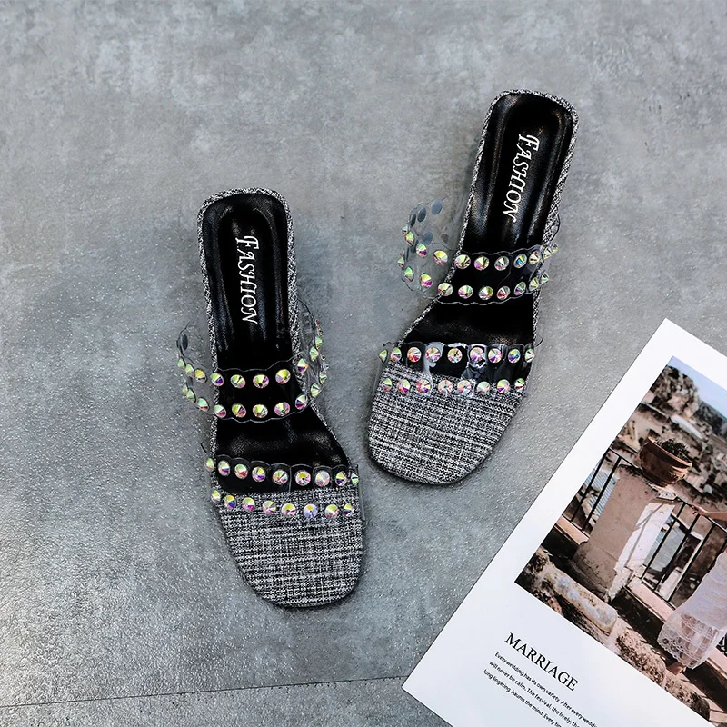

Crystal Slipper Sandals For Women Summer 2020 New Non-slip Rivet With Middle Heel Rivet A word Thick Slippers