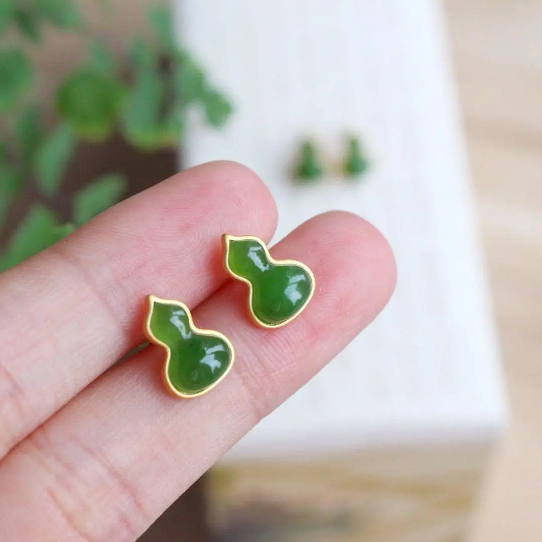 

Natural Hetian Jade Green Jade Stud Earrings S925 Silver Gold Exquisite and Versatile Daily Commuter Style Women's Small Gourd