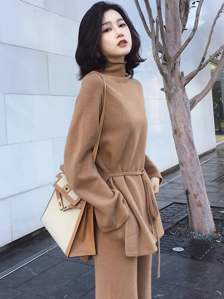 Свитер с высоким воротом и широкими штанами Женский комплект однотонный