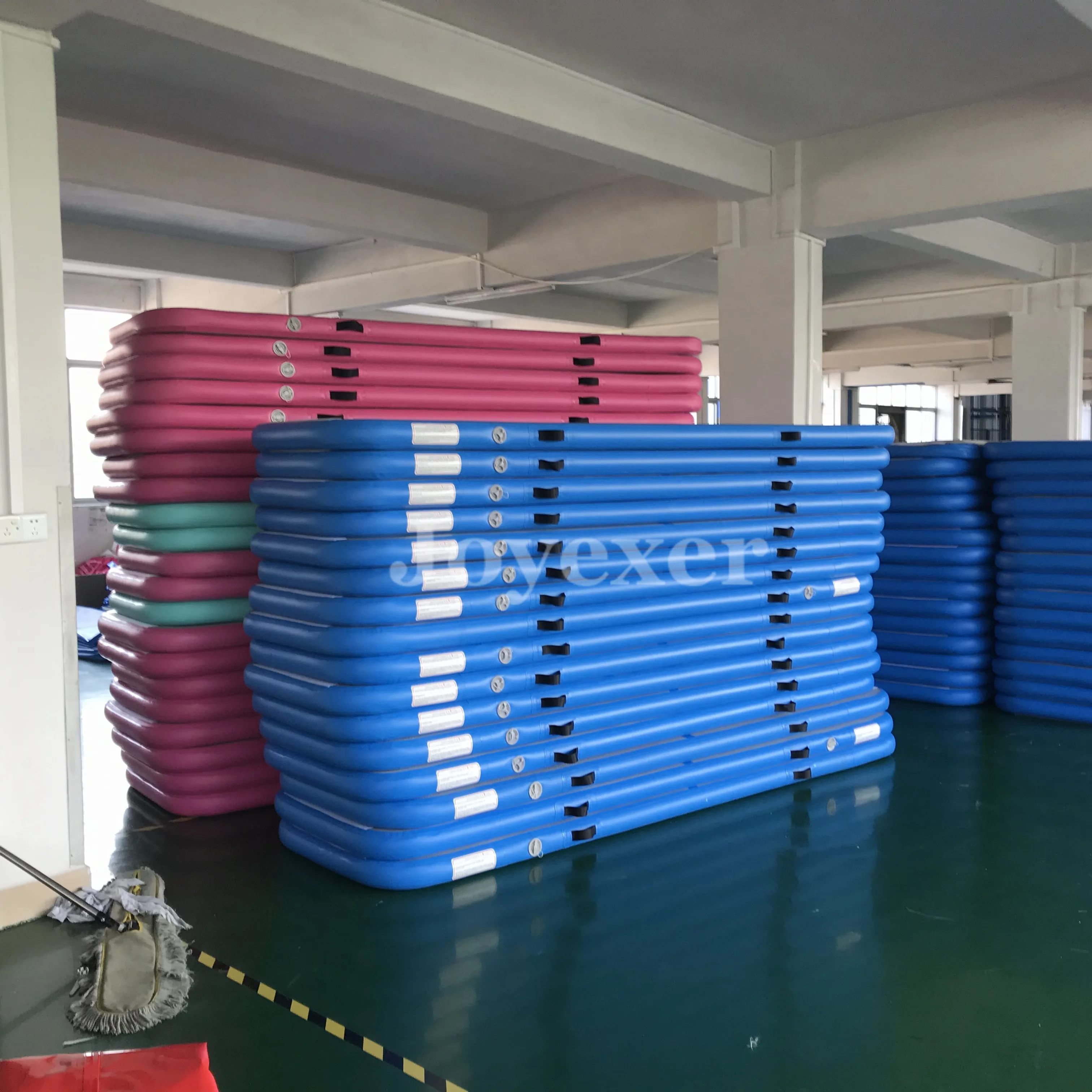 Надувной коврик для йоги 4 м по акционной цене | Игрушки и хобби