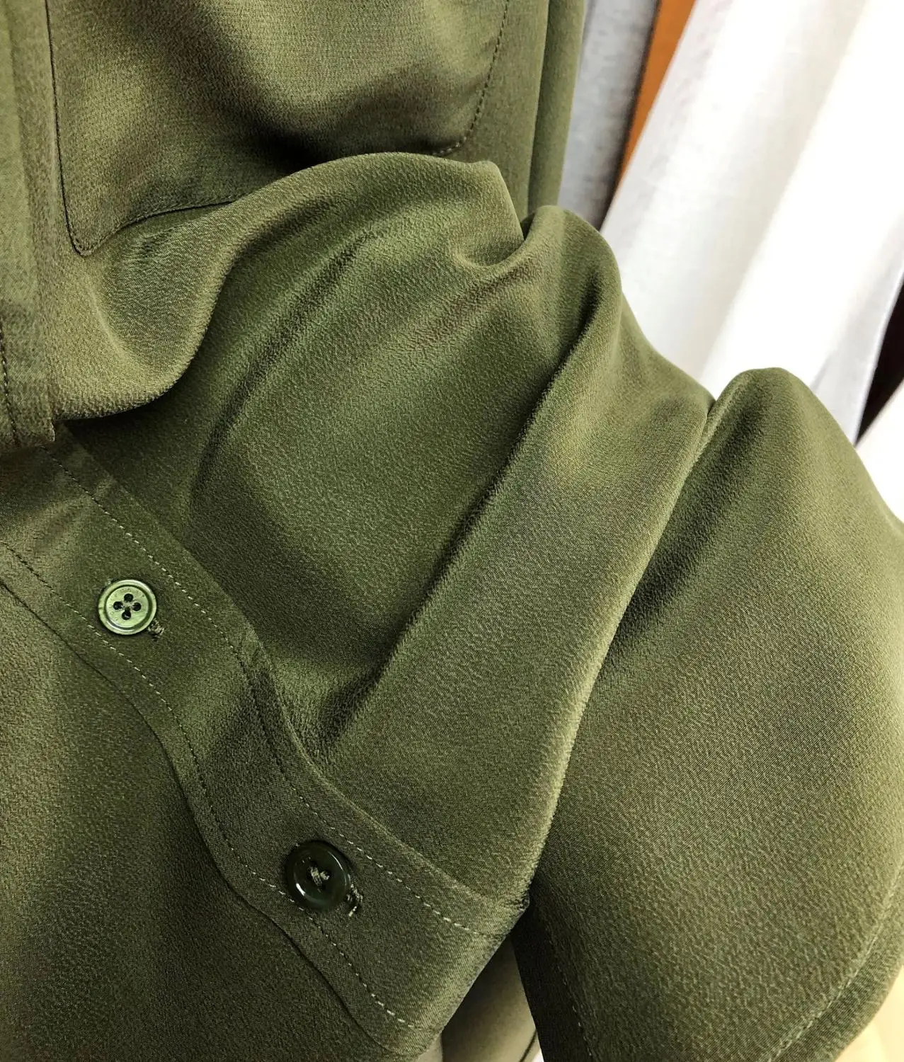

Women Shirts 18mm Silk 100% Spring Autumn New 2019 Army green Double Pockets Design Blouse Woman Top Clothing
