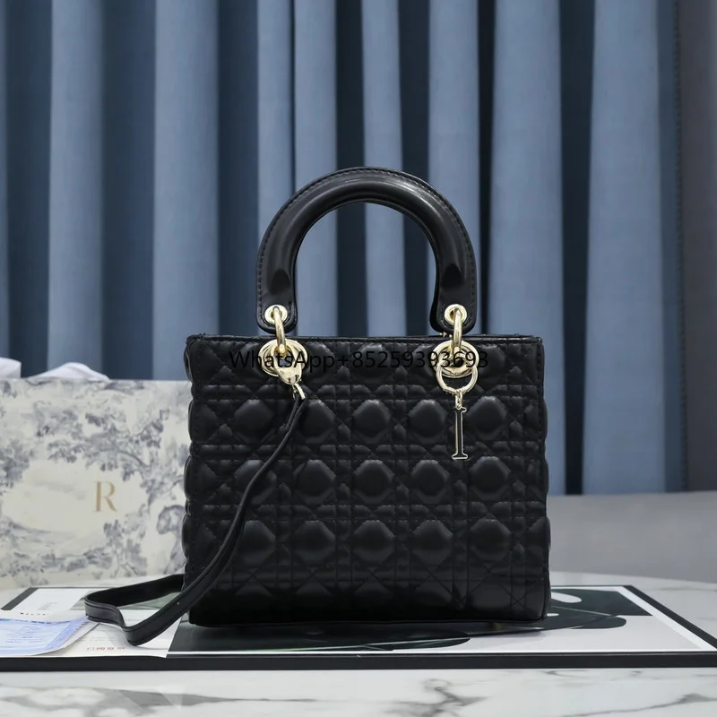 

Luxury brand handbag buckle diamond 2021 new frosted rattan grain leather women's designer handbag shoulder strap messenger bag