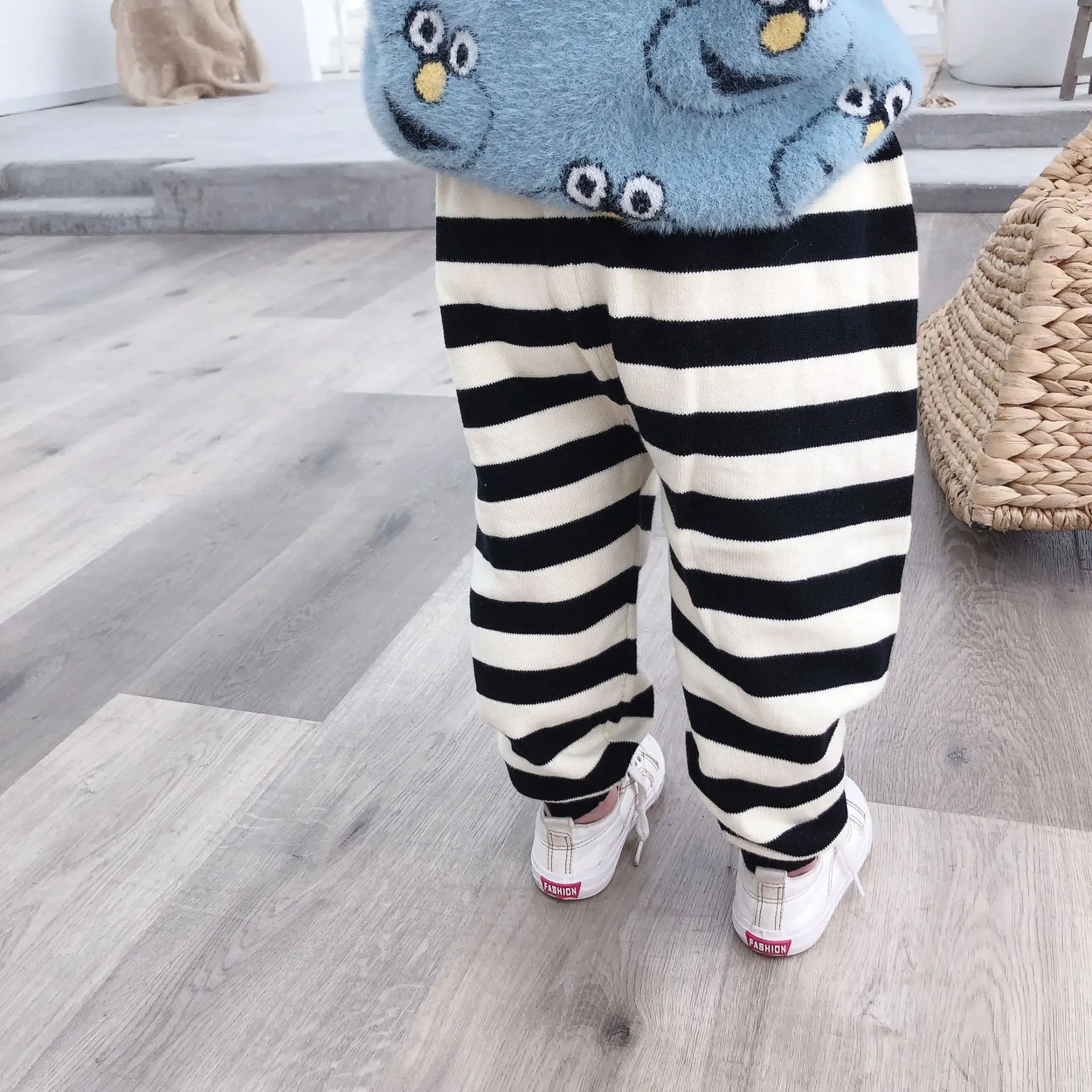 Новые осенние вязаные штаны в черно белую полоску для маленьких мальчиков и