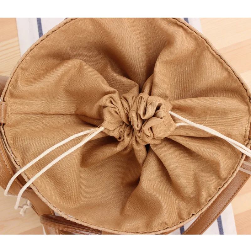 Сумка-цилиндр с деревянной ручкой многофункциональная плетеная летняя