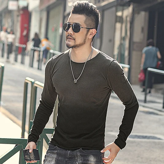 Новинка осенняя мужская футболка свитер с круглым вырезом облегающая