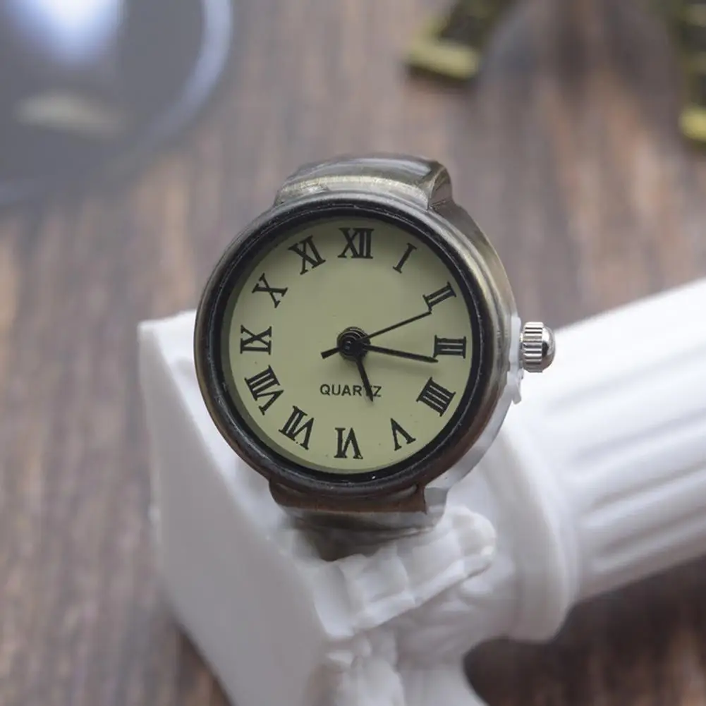 Изысканные кварцевые аналоговые часы на палец в винтажном стиле круглой формы