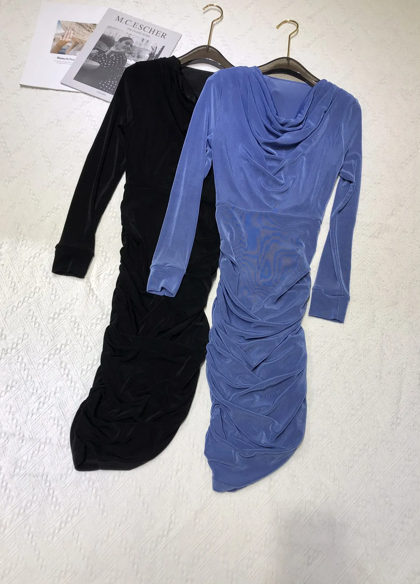 

fashion ladies 2023 new long-sleeved pile small V-neck pleated slim dress 0111
