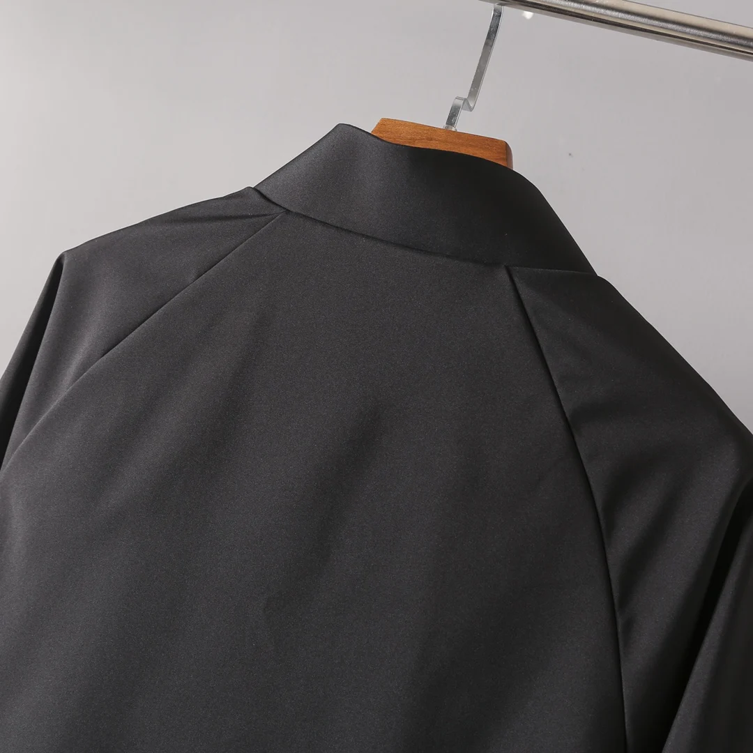 

2021 Men's Spring/Summer New Windproof Waterproof Walkabout Collar Windbreaker Classic Fashion Business Jacket Breasted Cardigan