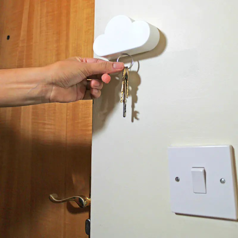Креативный держатель для хранения белого облака ключей в форме дома магнитный