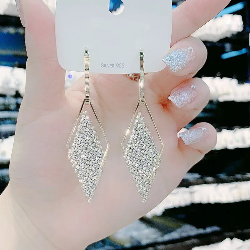 

Advanced sense of geometric diamond earrings full drill 2021 new tide silver needle South Korea temperament net red simple earri