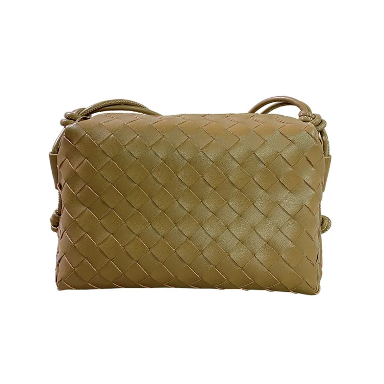 

Large Capacity Casual Tote Bags Genuine Leather Knitting Bucket Bag for Women Fashion Shoulder Bag Pillow Bag