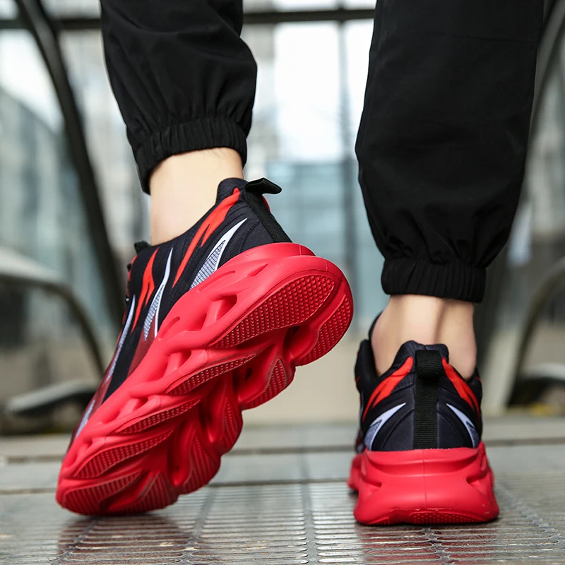 Lightweight Men's Running Shoes Fashion Breathable Blade Sneakers Men Outdoor Comfort Flame Jogging Shoes Men Zapatillas Hombre