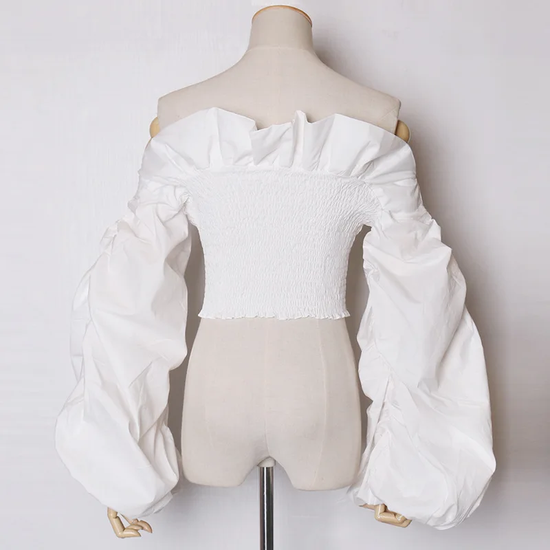 Женская блузка с рюшами открытыми плечами и рукавами-фонариками | одежда