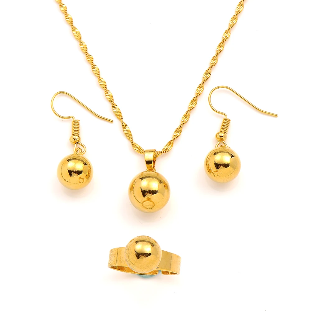 

Женский ювелирный комплект из колье, серёг и кольца