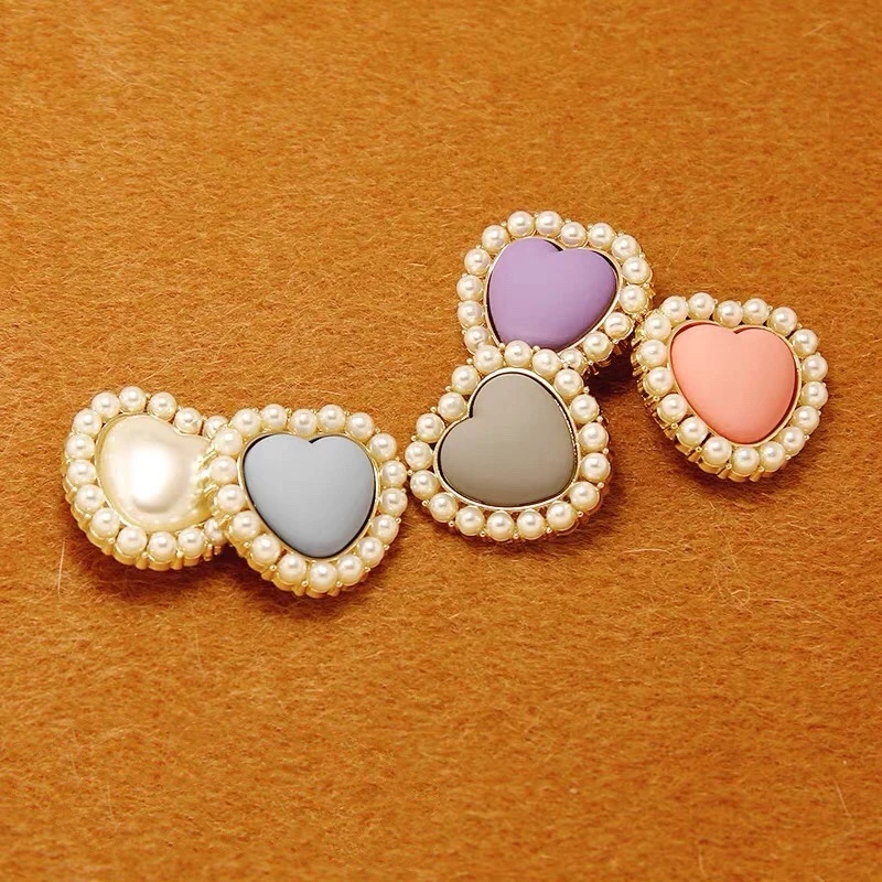 

10pcs 23mm Colored Pearl Clothing Buttons Super Beautiful Women's Clothing Accessories White&pink&purple Heart Buttons for Coat