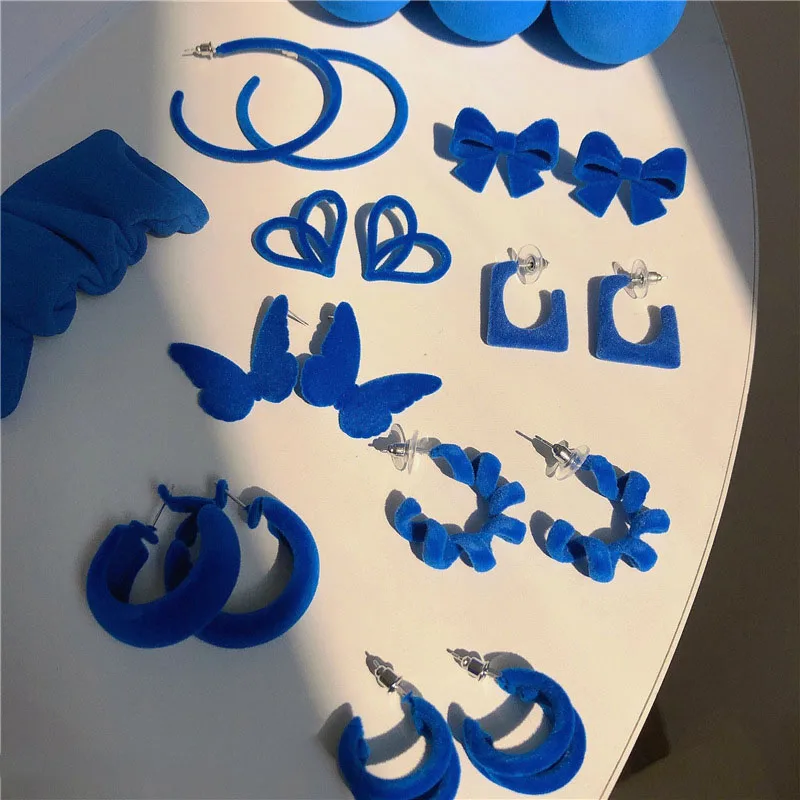 

Korean Fashion Autumn Winter Flocking Bowknot Heart Blue Stud Earrings For Women Elegant Circle Pendientes Jewelry Accessories
