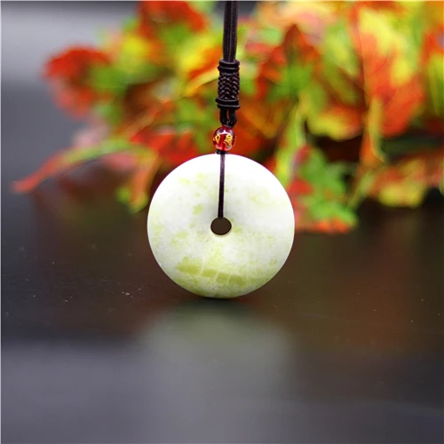 Ожерелье из натурального белого и зеленого нефрита подвеска пончик