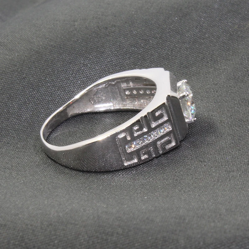 Мужское кольцо из серебра 100% пробы с муассанитом|Кольца| |