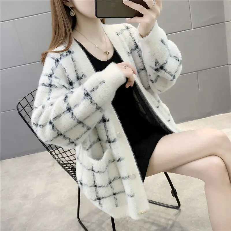 

High Street 2020 Autumn Fashion Plaid Cardigan Female Thick Casual Loose V-neck Knitting Women Sweater Coat Plus Size Blusa y107