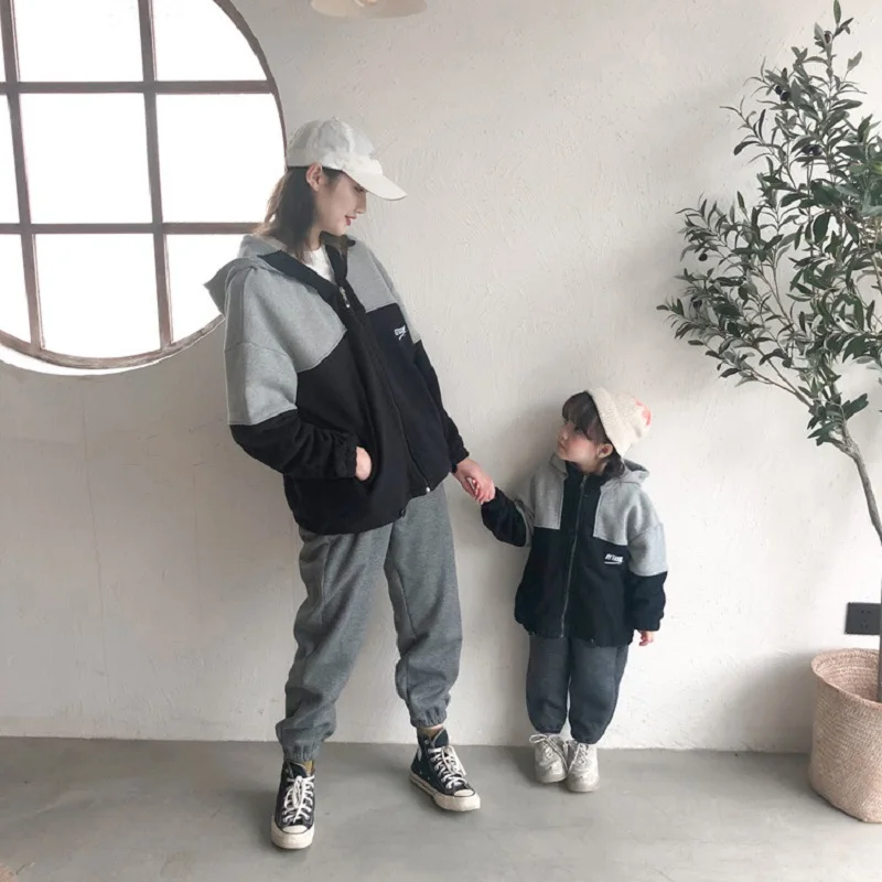 Свитер для мамы и ребенка кардиган семейные куртки подходящая одежда женщин