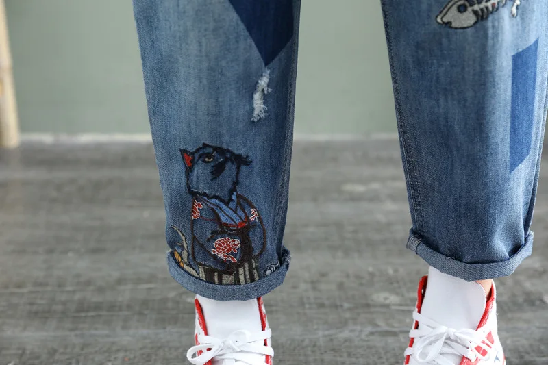 

M-XL Cute Fish&Bird Embroidery Jeans Women Vintage Slim Ankle Denim Pants