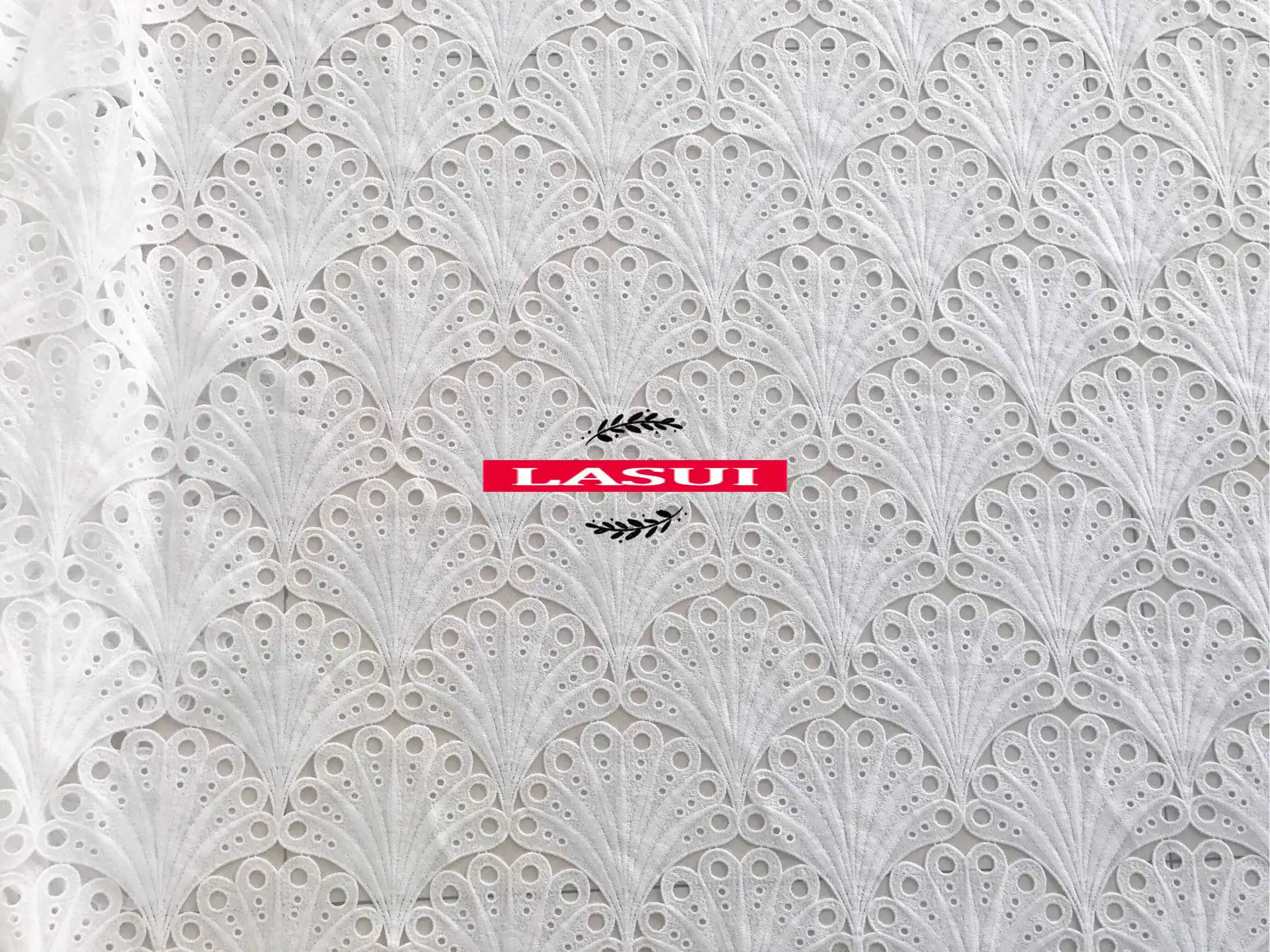 WHITE LASUI, высокое качество, 1 ярд, полый белый молочный шелк, большая вышивка, Водорастворимая кружевная ткань, сделай сам, вечернее платье S0036 - Цвет: WHITE