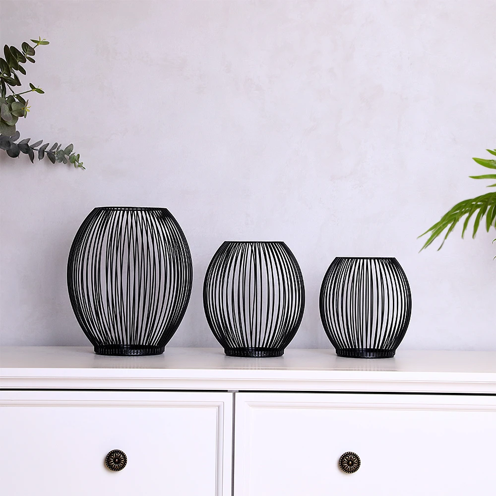 

Hollow iron Candle Holder candlestick lantern Geometric Shapes centro de mesa Black Coffee Table Living Room home decor gifts