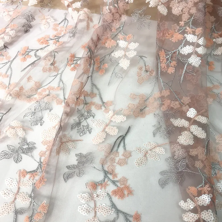 Сетчатая кружевная ткань телесного и розового цвета с маленькими цветами