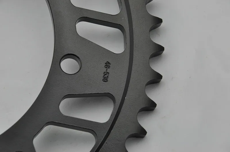 

530 Motorcycle Rear Sprocket For Yamaha YZF600 94-07 FZR1000 87-95 YZF1000R 96-02 FJ1200 86-96 FJ1100 84-85 GTS1000 93-00
