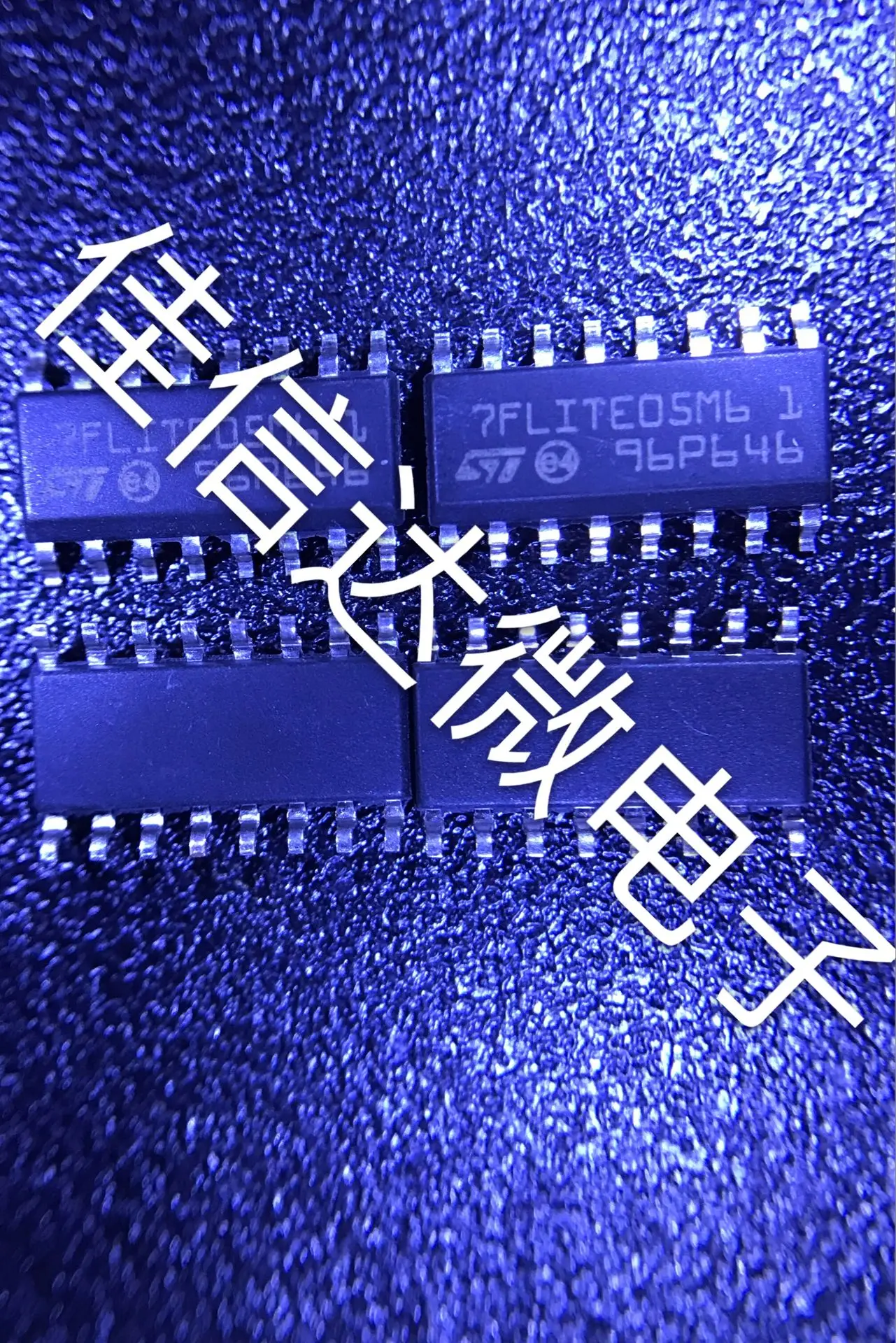 St микросхемы. Микросхема is42s16100h-7tl ISSI. Is42s16320 Qsys.