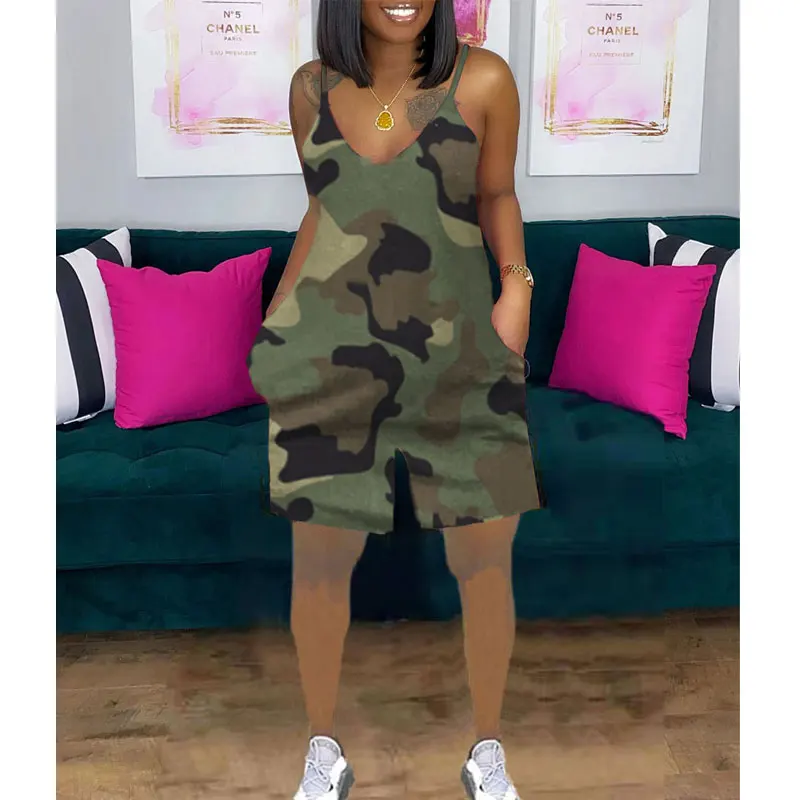 Комбинезон женский на бретельках с V-образным вырезом камуфляжный карманами